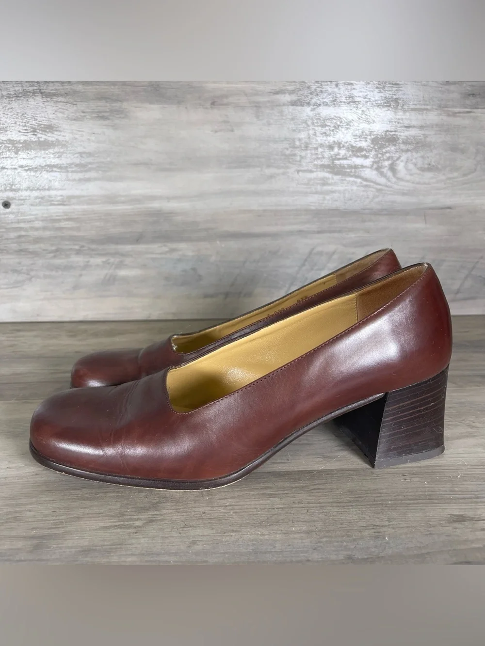 Coach‎ Womens 8.5 Brown Leather City Mid Heel Pump W/ Box Vintage Professional